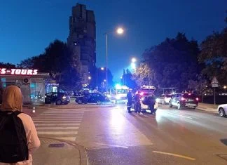 Autom se ‘zapucao’ u izlog radnje u centru Zenice (VIDEO+FOTO)