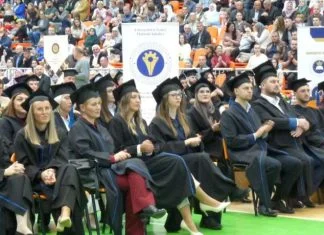 Zenički univerzitet promovirao 369 završenika prvog ciklusa, 62 magistra i jednog doktora nauka (FOTO)