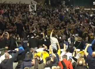 Skenderija u transu: Ko ne skače mrzi Bosnu (VIDEO) 1000035309