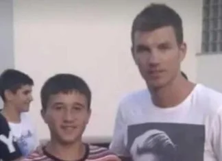 Prije 14 godina se slikao s Džekom, a sinoć ga zamijenio na terenu Ifet Đakovac I Edin Džeko