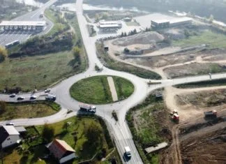 Poslovna zona na izlazu iz Zenice prema Sarajevu dobiva obrise, ali još će čekati poslovne gigante (VIDEO) Poslovna Zona Zenica Jug