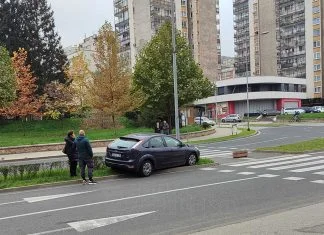 Saobraćajna nezgoda na GGM-u, automobil se zabio u stub za rasvjetu Saobraćajna Nezgoda