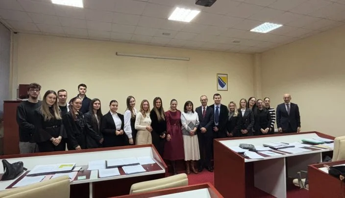 U Zenici održana simulacija suđenja na Pravnoj klinici “Vještine zastupanja u krivičnim predmetima” (FOTO)