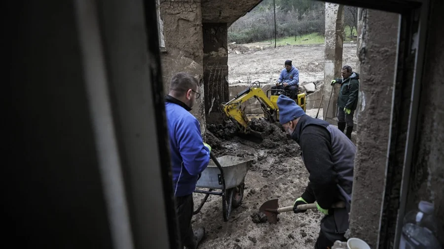 Imami U Akciji čišćenja Džamije U Jablanici