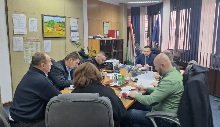 Ministar Šimunović potpisao ugovore za projekte infrastrukture sa direktorima centara za socijalni rad