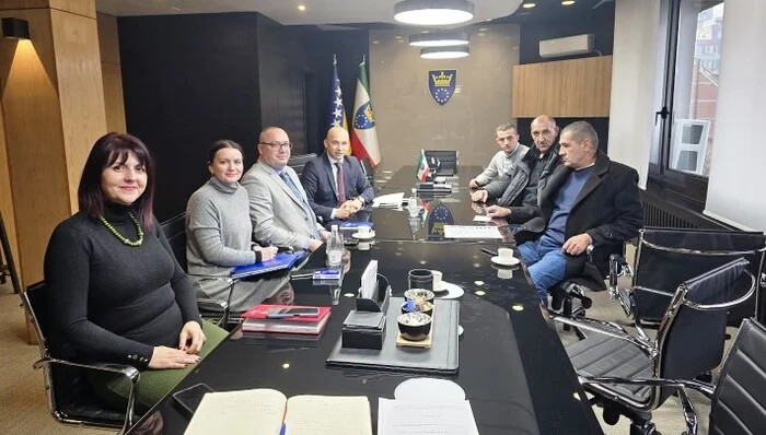 Premijer Pivić i ministar Sirovica razgovarali s delegacijom SRVI: RVI nemaju primjedbi na propisana nova prava iz oblasti zdravstvene zaštite