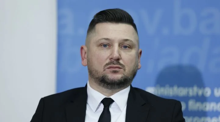 Direktor Porezne uprave FBiH: Nema promjena u uobičajenom obrascu prijava i odjava radnika