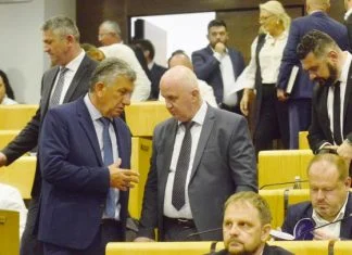 Zastupnici iz vlasti protiv izmjena Zakona o doprinosima i porezu na dohodak Parlament FBiH