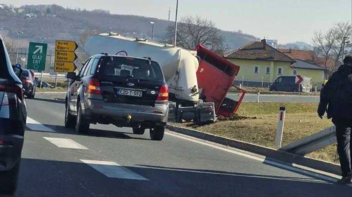 Saobracajna Podlugovi