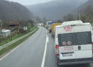 Obustavljen saobraćaj na M-17 zbog odrona, alternativni pravac kroz Nemilu Nemila