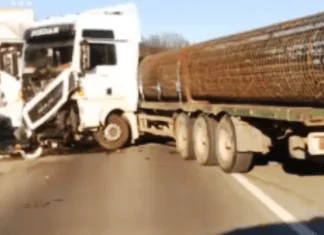 Nova saobraćajna nesreća na M-17: Tri osobe povrijeđene, saobraćaj obustavljen (VIDEO)