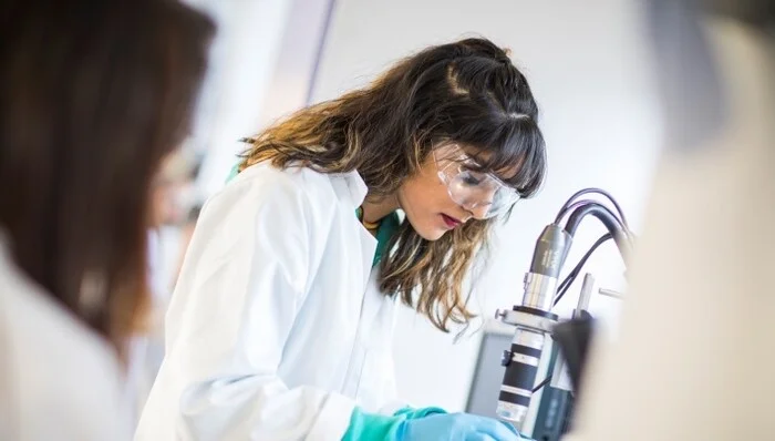 British Council u BiH nastavlja podršku naučnicama kroz program “Žene u STEM-u”