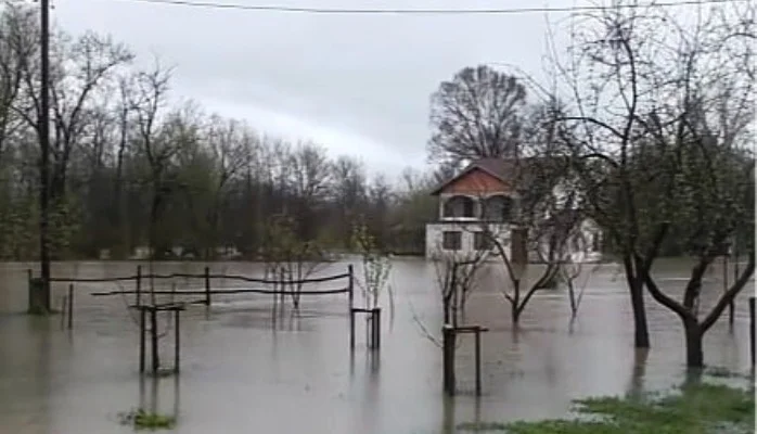 Situacija sa poplavama u Sanskom Mostu se ne smiruje, sada problem prave i podzemne vode