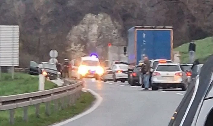 Saobraćajna nesreća kod mjesta Hece, dvije osobe povrijeđene