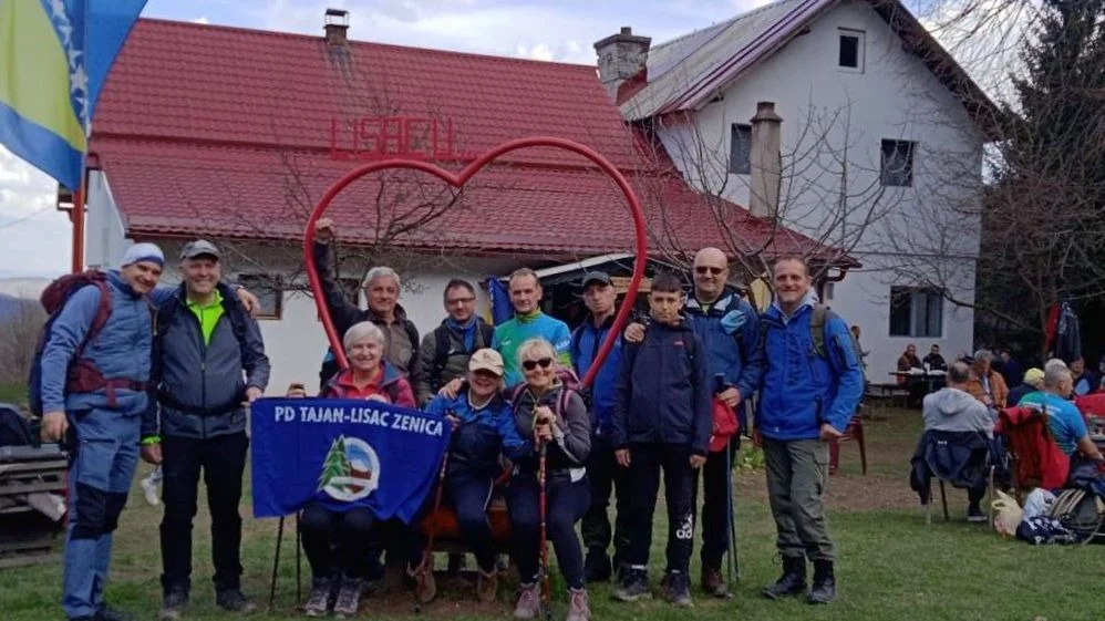 Održana Planinarska čimburijada na platou PD “Lisac”: Pripremljeno 720 jaja ispod sača sa srijemošom