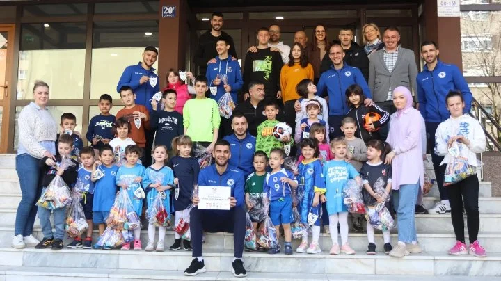 Bh. futsaleri posjetili djecu bez roditeljskog staranja u Zenici (FOTO)