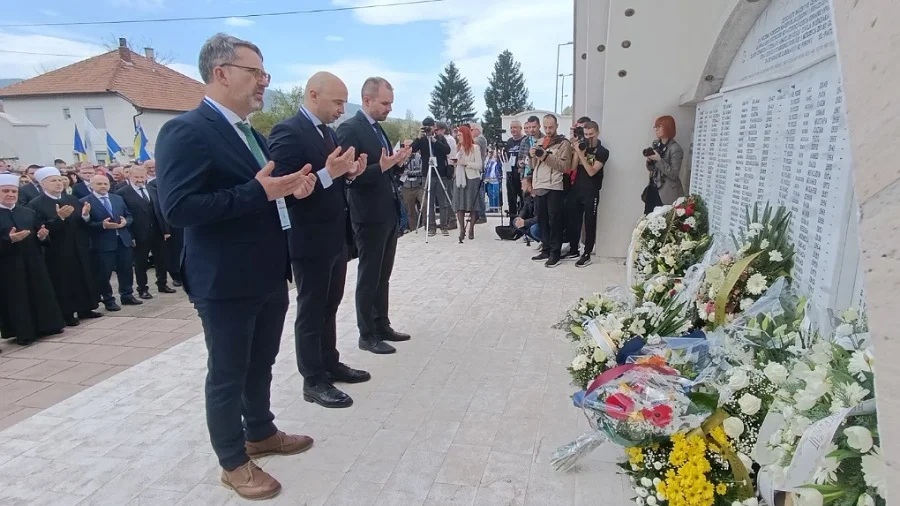 Delegacija ZDK U Ahmicima.