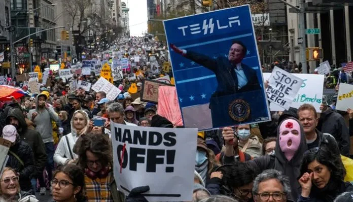 Masovni Protesti Protiv Trumpa I Muska širom SAD A