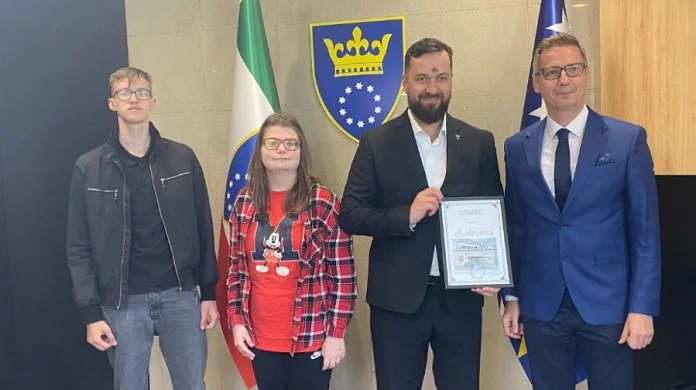 Rođendan škole Uz Zahvalnost Ministru, Djeca Poklonila Rad S