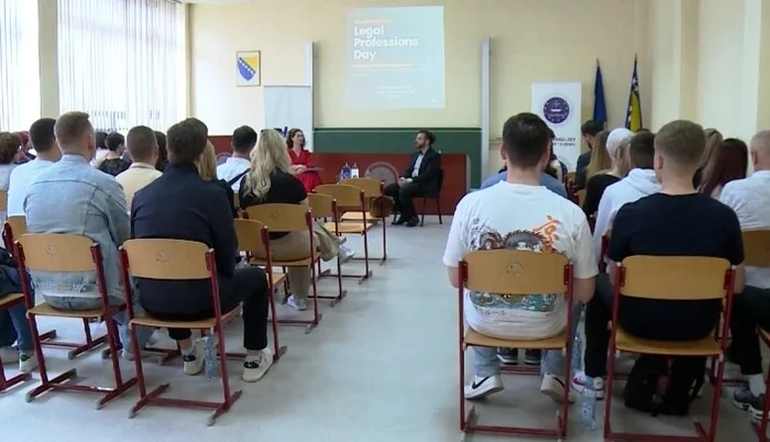 Pravni fakultet Zenica upriličio “Dan pravničke profesije” za učenike srednjih škola