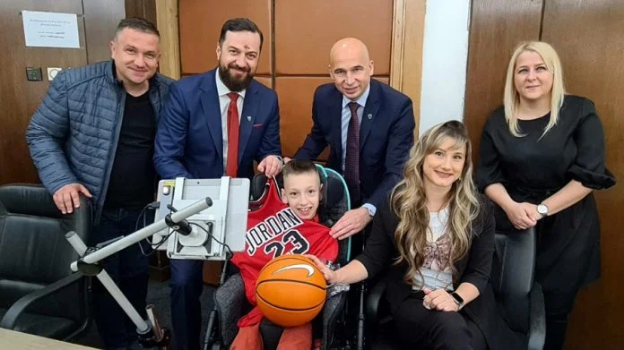 Dječak Imran Posjetio Premijera Pivića