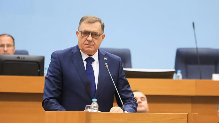 Dodik će se obratiti NSRS-u kao predsjednik, Stevandić navodi da nije obaviješten o oduzimanju mandata Milorad Dodik