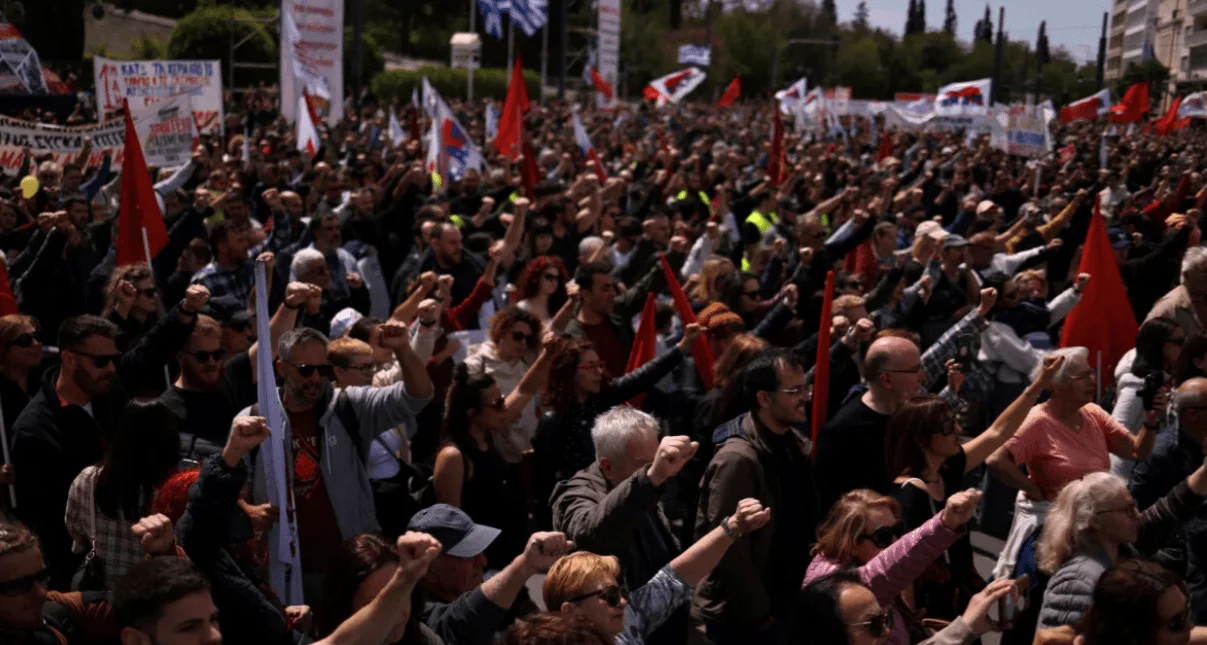 Grčki radnici izašli na ulice povodom 1. maja, traže veće plate: “Neka bogati plaćaju i narod pobijedi”