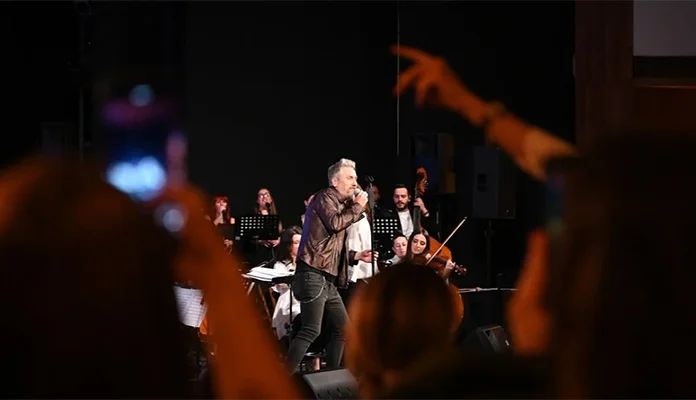 X YU Rock & Movie Music Performance