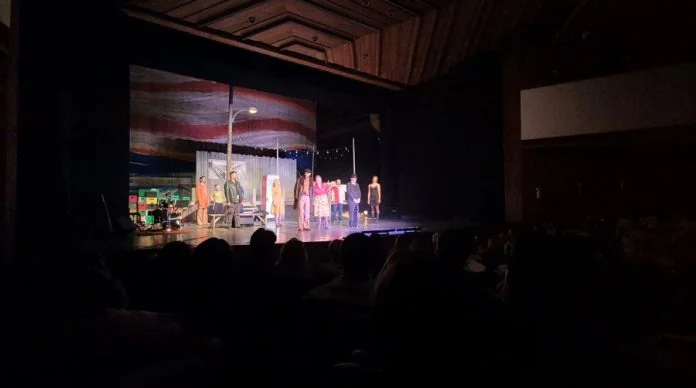 Predstava Nigdje, Niotkuda