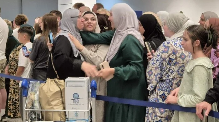 Posljednja grupa hadžija stigla u BiH: Umorni, ali sretni i zadovoljni