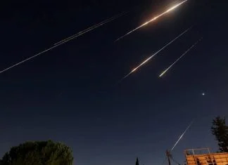 Iran lansirao rakete na Izrael, napadi odjekuju širom države (VIDEO)