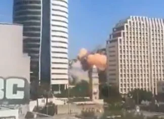 Iranske rakete pogodile više lokacija u Izraelu, pogođen centar Haife (VIDEO)