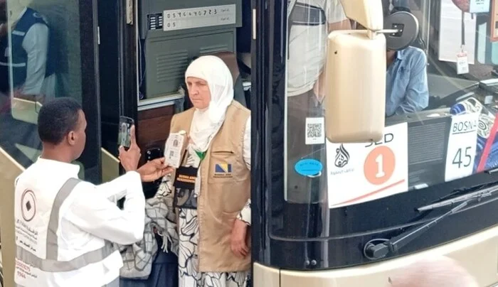 Sve bosanskohercegovačke hadžije stigle u Mekku: U dobrom zdravlju i spremni za hadžske obrede Sve Hadzije Stigle