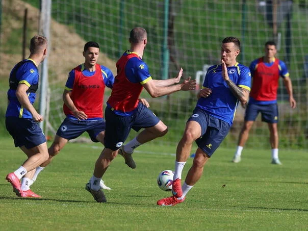 Zmajevi Odradili Jos Jedan Trening Atmosfera Na Terenu Izuzetno Pozitivna Trening 684060b1a5bf7