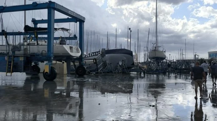 Nevrijeme Split Trajekt Udario U Brod