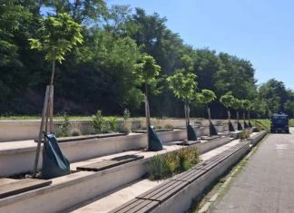 ALBA po prvi put u Zenici postavila “T-bag” vreće za zalijevanje sadnica (FOTO) Alba Zenica T Bag