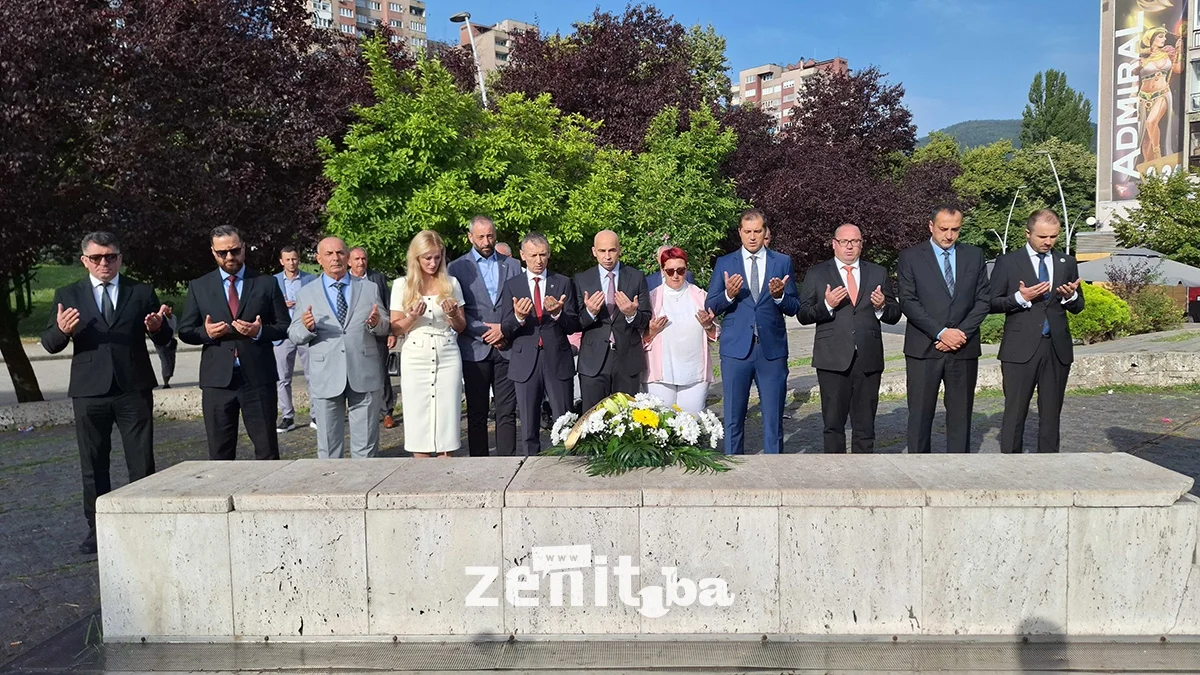 Polaganje Cvijeća Na Kamenom Spavaču