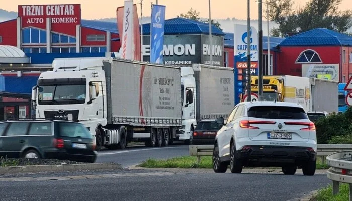 Blokade prijevoznika: Parkirani kamioni i jutros na putevima širom BiH