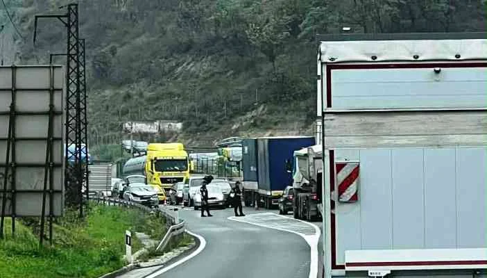 Saobraćajna nesreća kod Zenice, jedna osoba prevezena u bolnicu