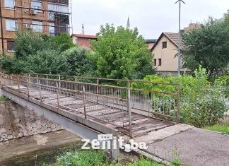 Pješački most u zeničkom naselju Pišće ponovo prijetnja sigurnosti mještana (VIDEO+FOTO) Most, Pišće