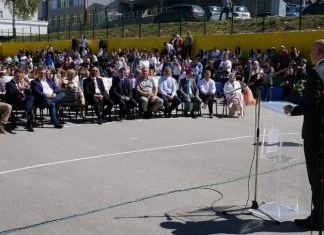 U Kaknju obilježen početak školske godine: Vlada ZDK prvačićima uručila besplatne udžbenike Početak škole Kakanj Vlada ZDK Pivić