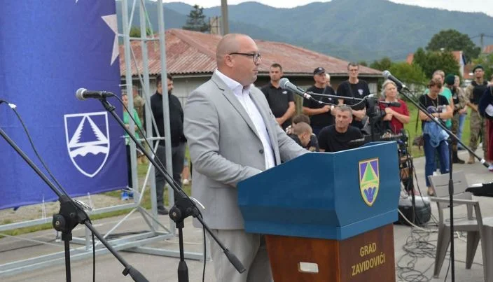 Ministar Adnan Sirovica prisustvovao obilježavanju 30. godišnjice oslobađanja Vozuće (FOTO)