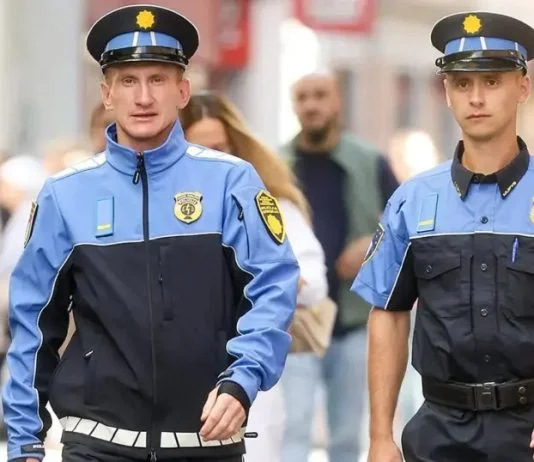 Policija Uniforme 2 1024x538