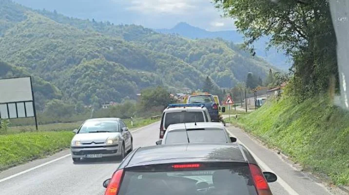 Saobraćajna nesreća na putu Zenica–Žepče, povrijeđena dva lica