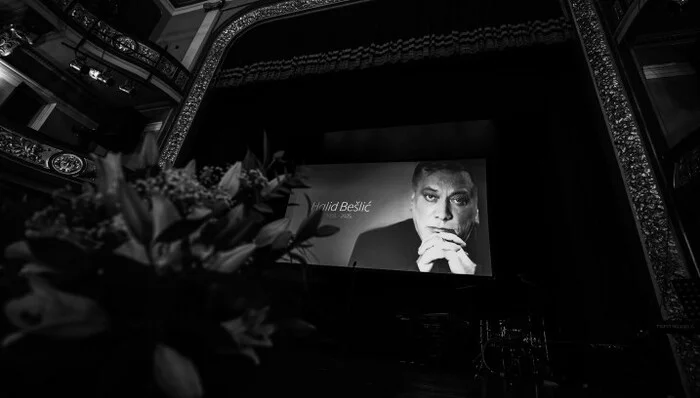 Održana komemoracija za Halida Bešlića: Javne ličnosti i građani odali počast legendi (FOTO)