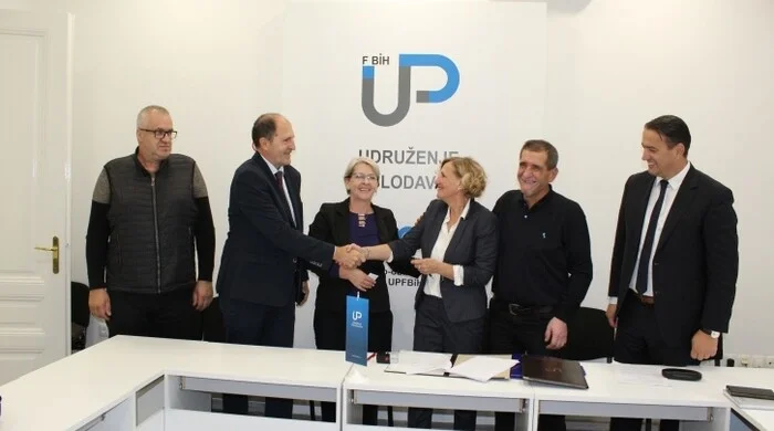 Potpisan Kolektivni ugovor za djelatnost tekstila, kožarsko-prerađivačke, gumarske i industrije obuće u FBiH