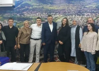 Upriličen prijem za zeničke srednjoškolce povodom odlaska na Festival mladih u Kušadasi Kasumović Festival Mladih U Kušadasi