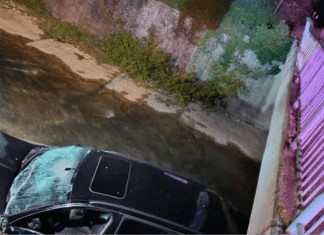 U zeničkom naselju Crkvice automobil sletio u rijeku Polish 20251004 152258606