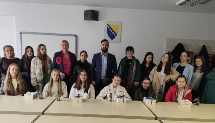 Posjeta Učenika, Nastavnika I Predstavnika Galerije Preporod