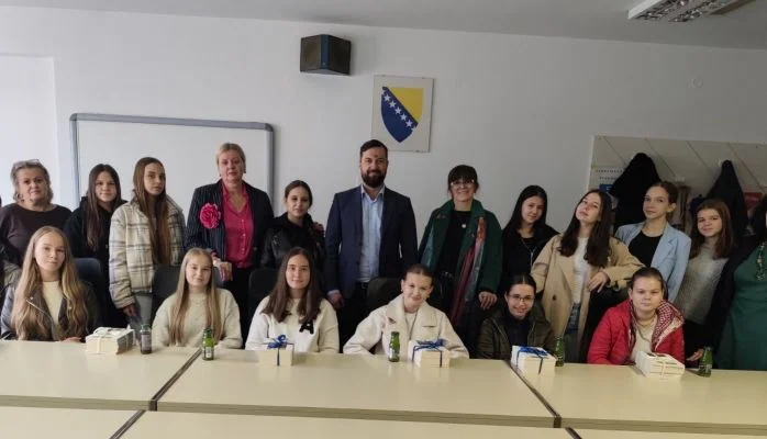 Posjeta Učenika, Nastavnika I Predstavnika Galerije Preporod